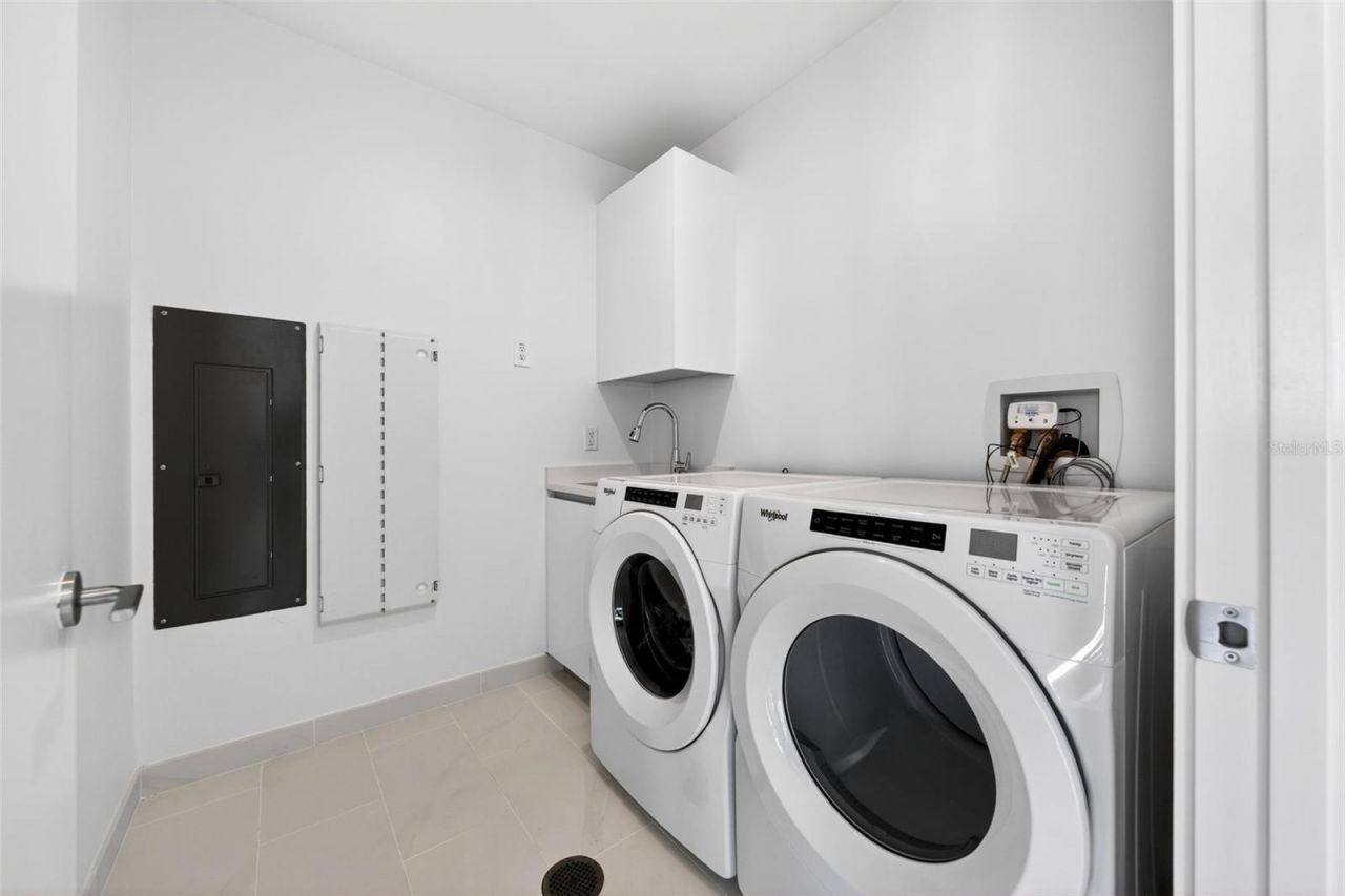 400 Central Avenue, Unit 2307, Saint Petersburg, FL 33701 Photo