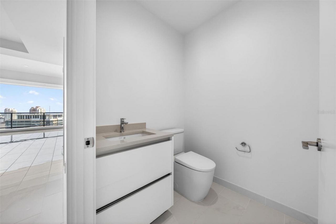 400 Central Avenue, Unit 2307, Saint Petersburg, FL 33701 Photo