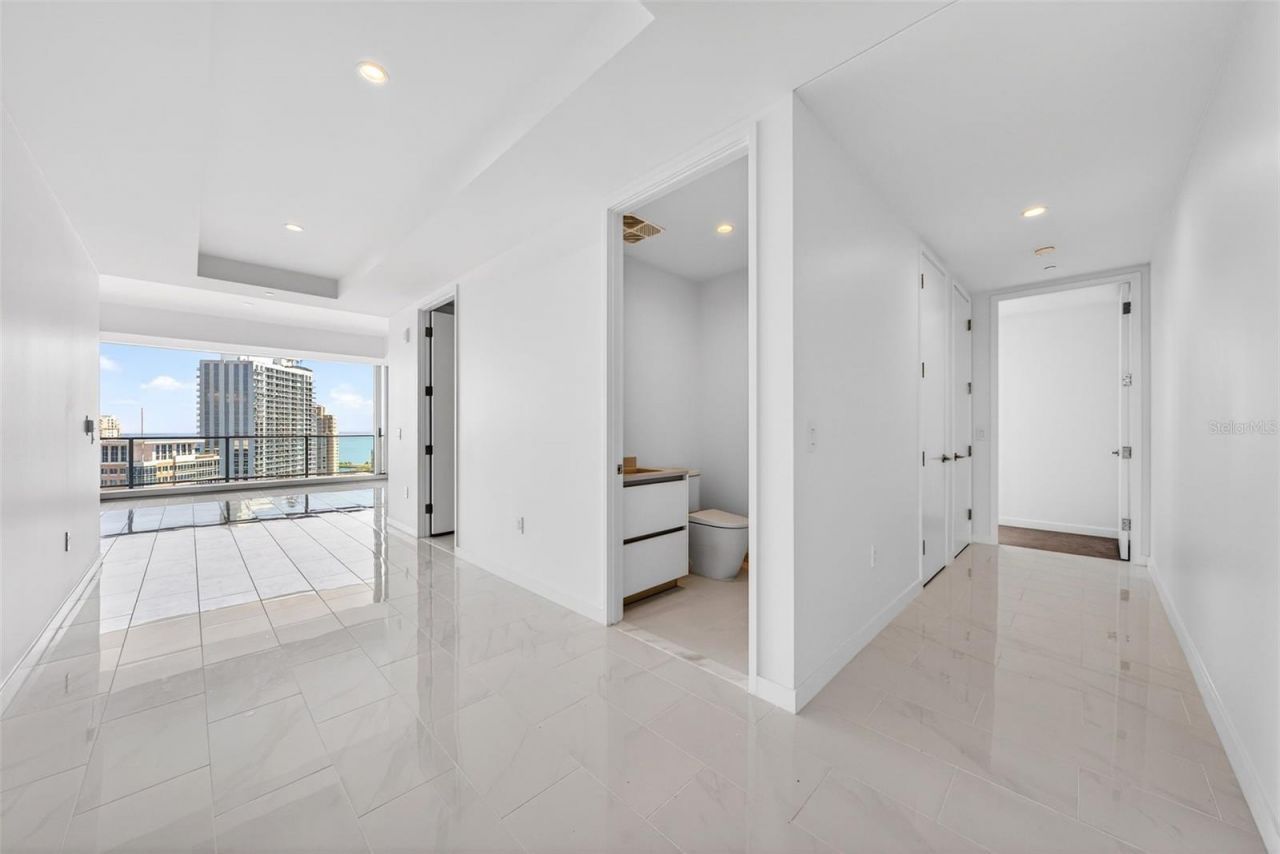 400 Central Avenue, Unit 2307, Saint Petersburg, FL 33701 Photo