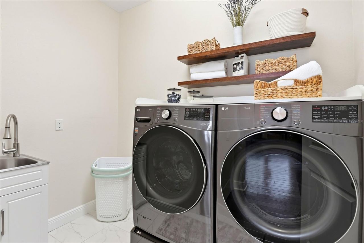 5225 Asher Court, Sarasota, FL 34232 Photo