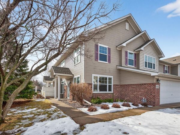 20424 Kensfield Trail, Lakeville, MN 55044