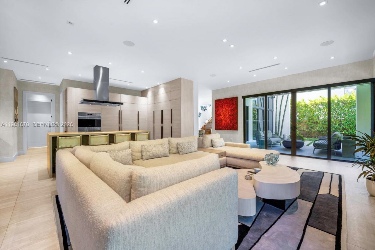 7900 SW 54th Ave , Miami, FL 33143 Photo