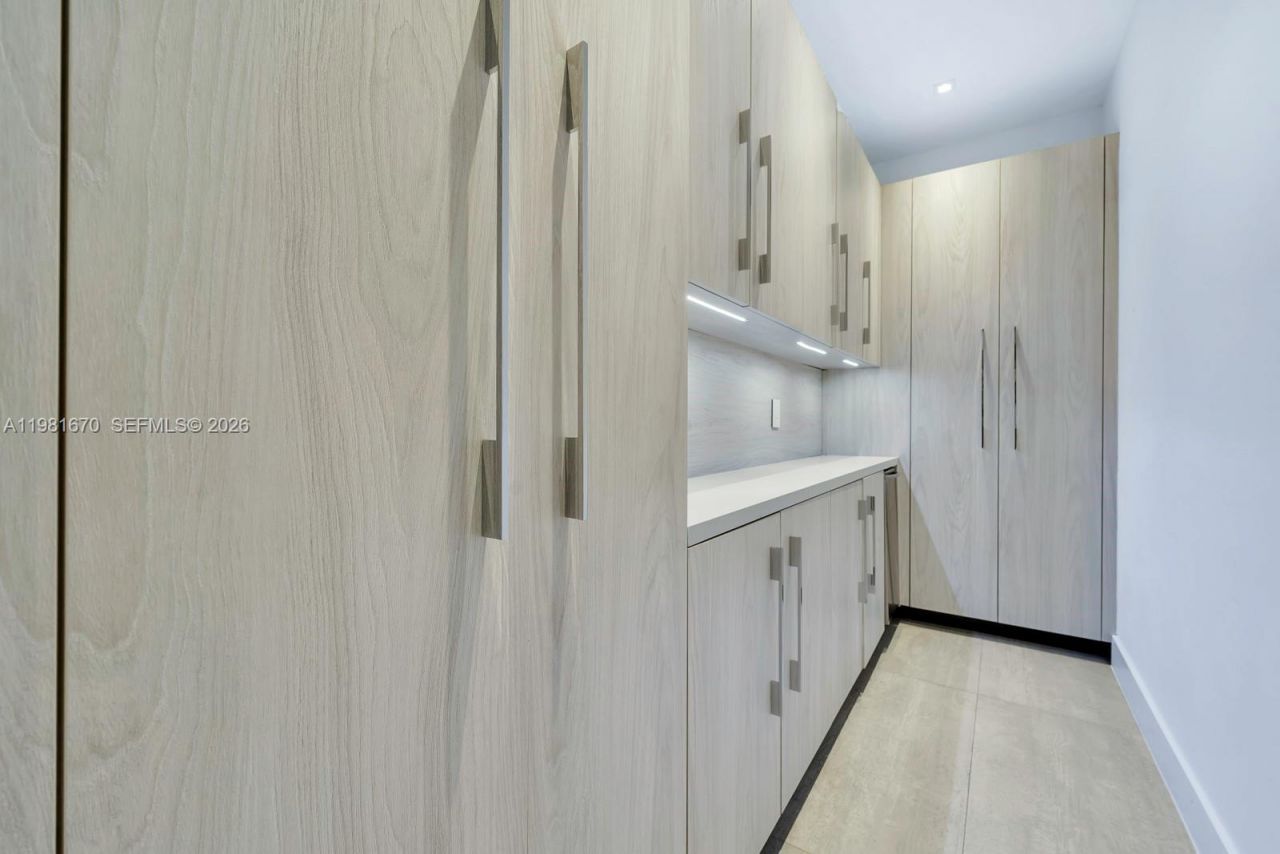 7900 SW 54th Ave , Miami, FL 33143 Photo