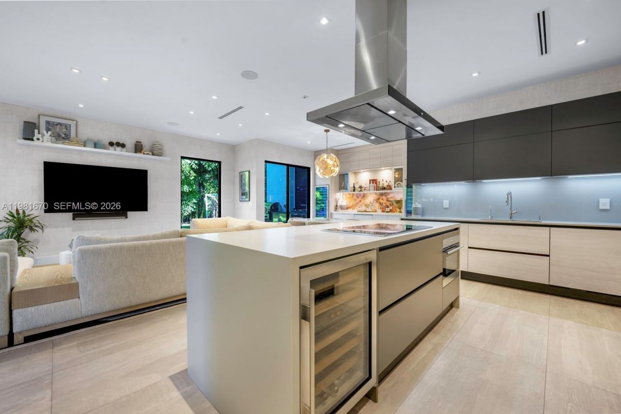 7900 SW 54th Ave , Miami, FL 33143 Photo