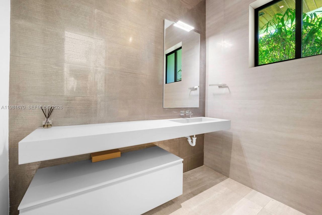 7900 SW 54th Ave , Miami, FL 33143 Photo