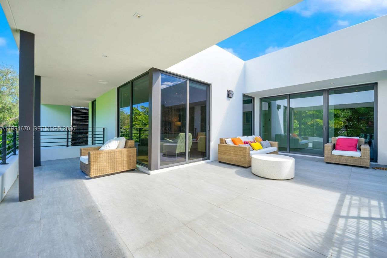 7900 SW 54th Ave , Miami, FL 33143 Photo