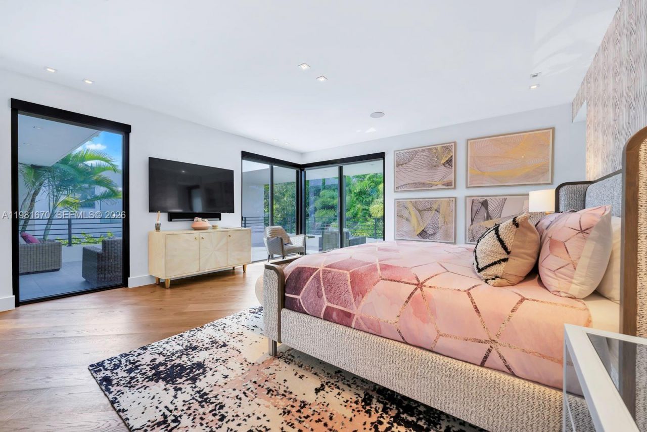 7900 SW 54th Ave , Miami, FL 33143 Photo