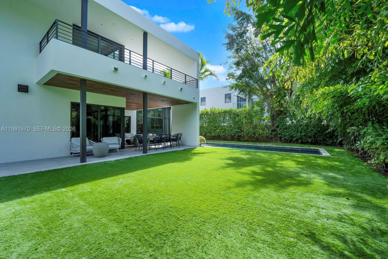 7900 SW 54th Ave , Miami, FL 33143 Photo