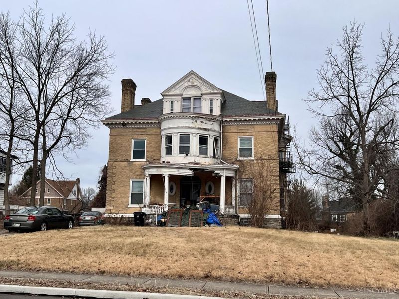 974 Burton Avenue, Cincinnati, OH 45229 Photo 1