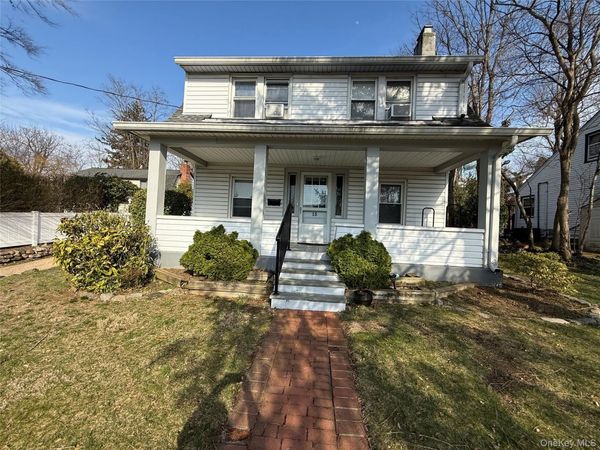 15 Maple Grove Street , Great Neck, NY 11023