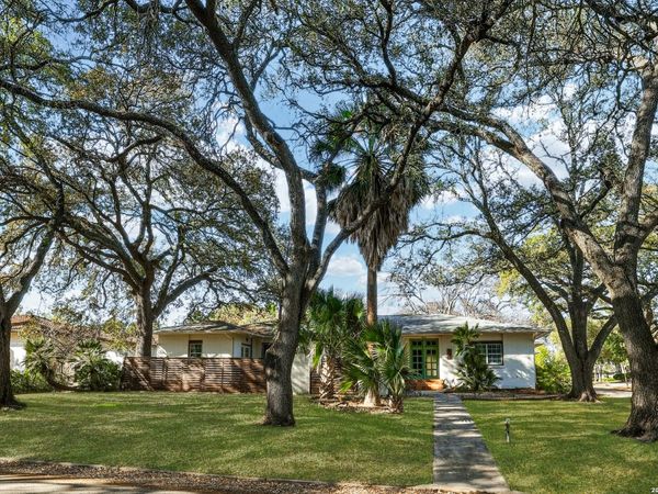 825 Eventide, Terrell Hills, TX 78209