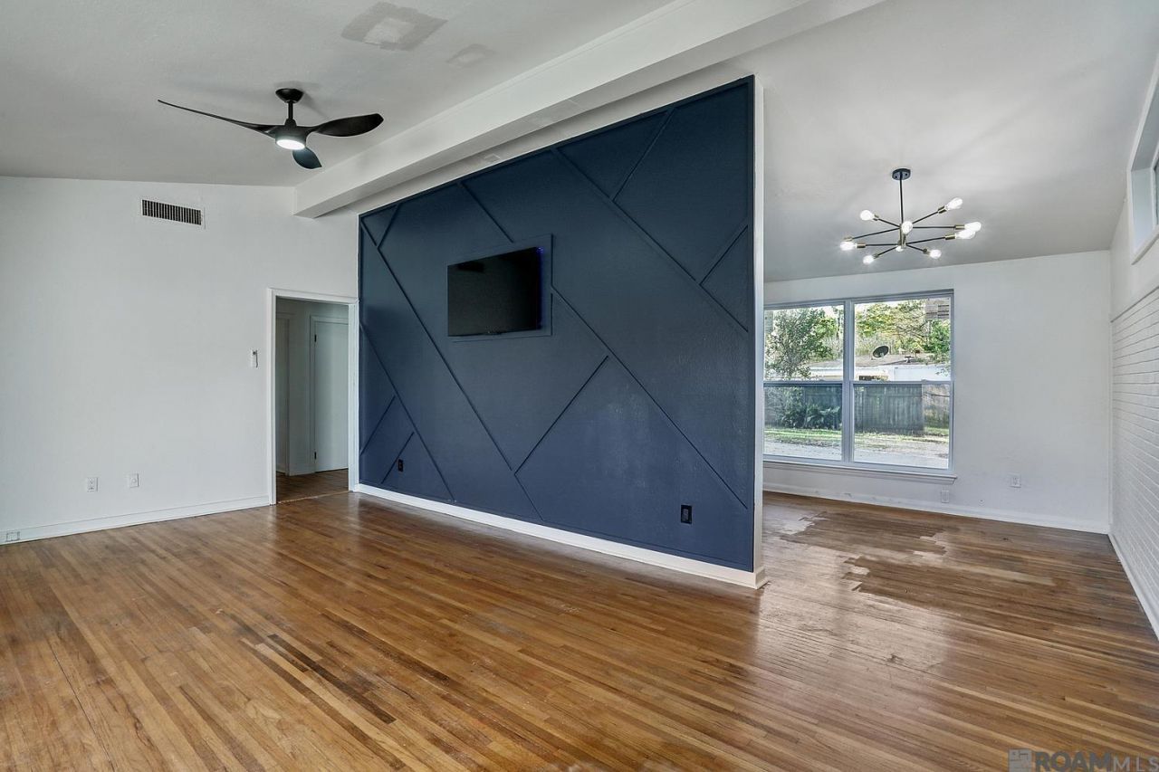 323 Little John Dr, Baton Rouge, LA 70815 Main Photo