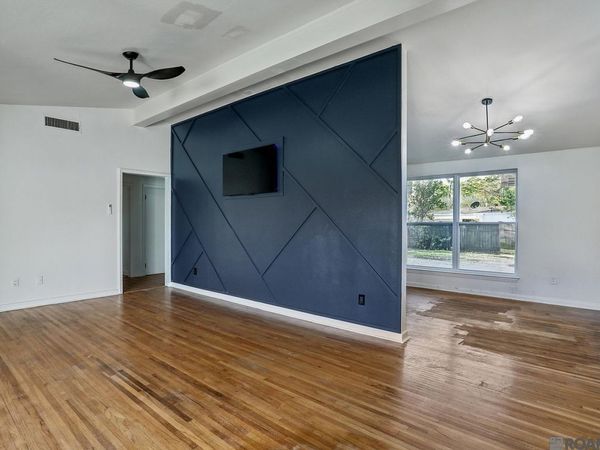 323 Little John Dr, Baton Rouge, LA 70815