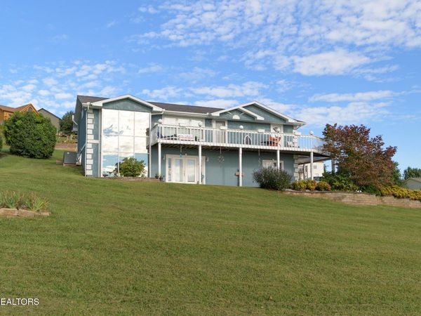 926 Hilltop Lane, Kodak, TN 37764