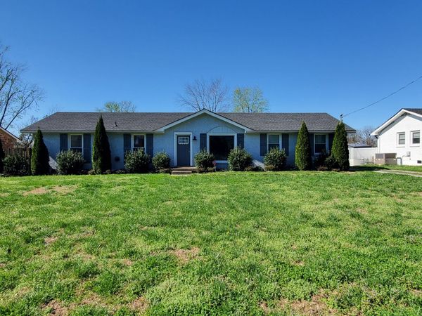 219 Wessington Pl, Hendersonville, TN 37075