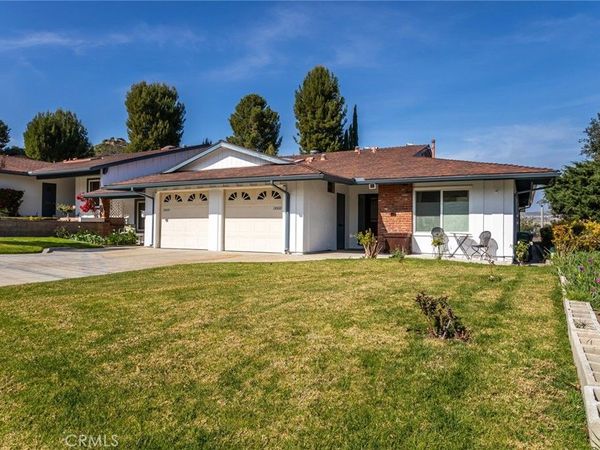 19335 Oak Crossing Road, Newhall, CA 91321