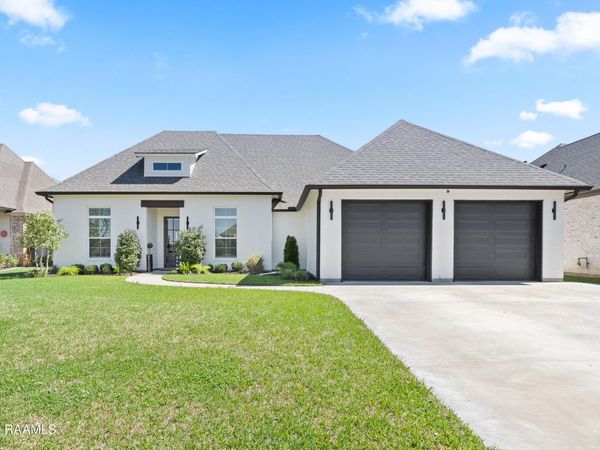 102 Fresh Fields Lane, Lafayette, LA 70503