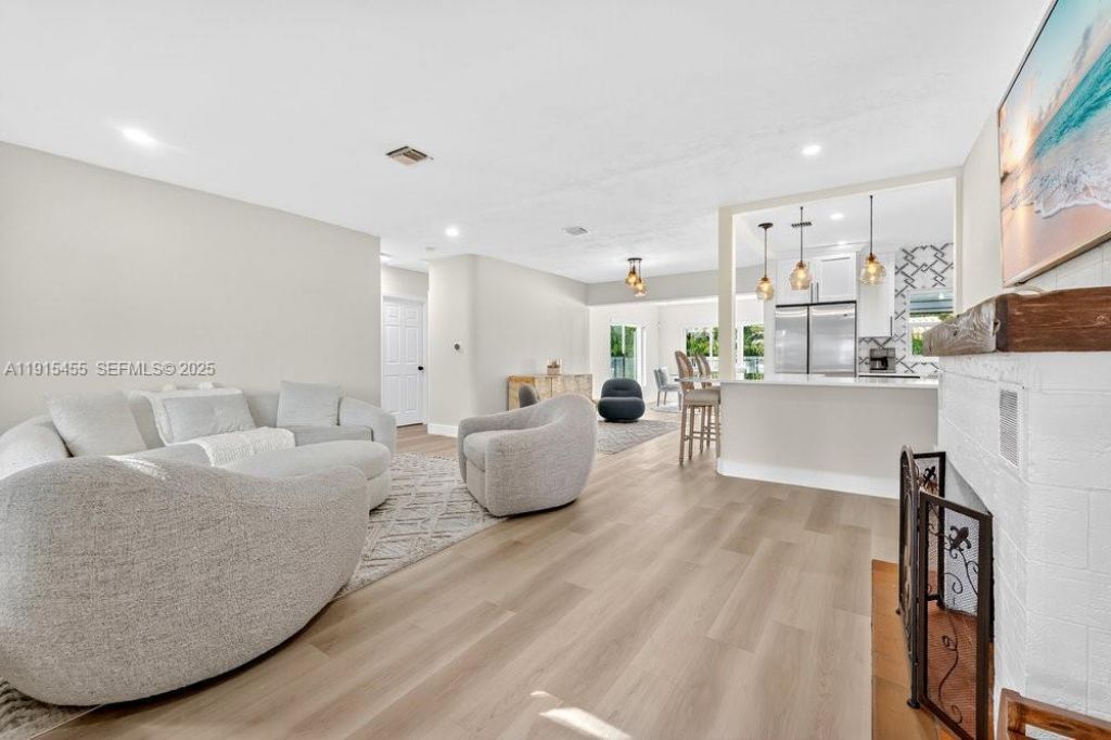 801 NE 19th Terrace, Fort Lauderdale, FL 33304 Photo