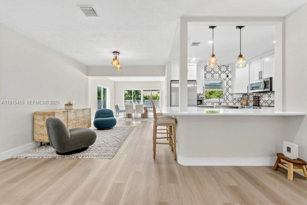 801 NE 19th Terrace, Fort Lauderdale, FL 33304 Photo