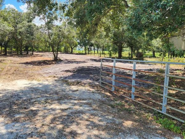 18884 NW 282nd Street, Okeechobee, FL 34972