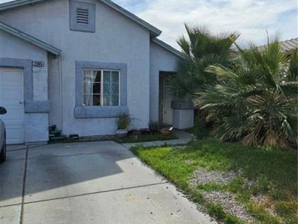 2005 Emerald Green Avenue, Las Vegas, NV 89106