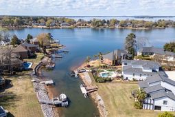 312 Mooring Lane  photo 4