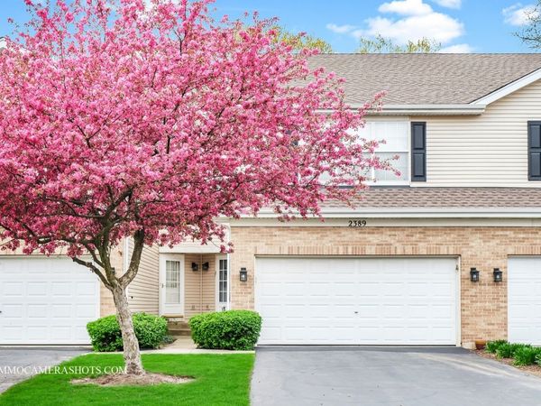 2389 Stoughton Circle , Aurora, IL 60502