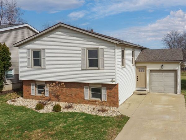 4 Carraway Court , Bloomington, IL 61704