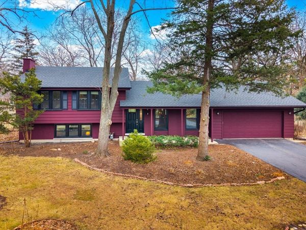 8S295 College Road , Naperville, IL 60540