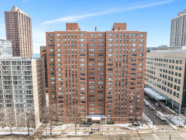 2909 N Sheridan Road , Unit 1703, Chicago, IL 60657