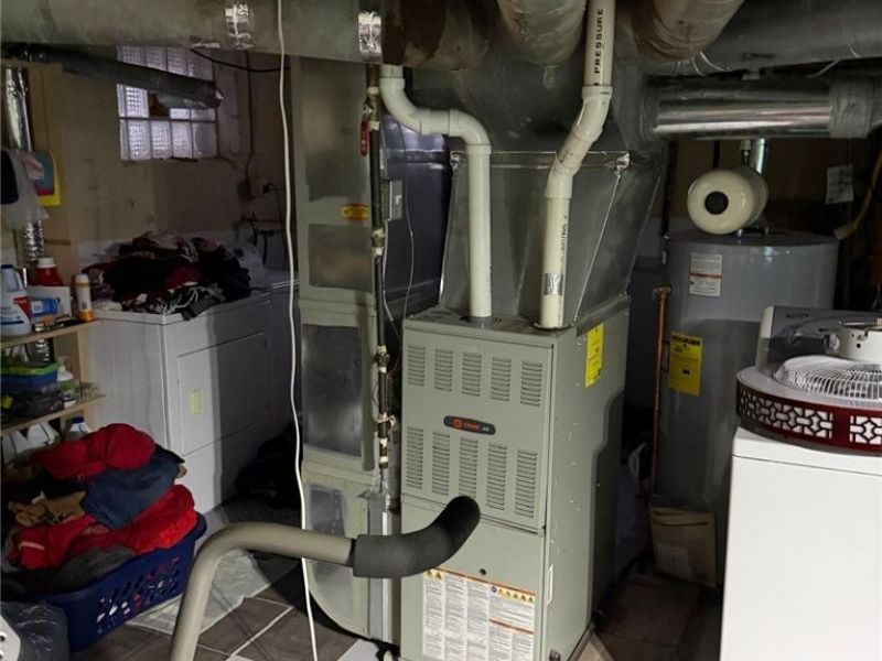 10111 North Boulevard, Cleveland, OH 44108 Photo 2