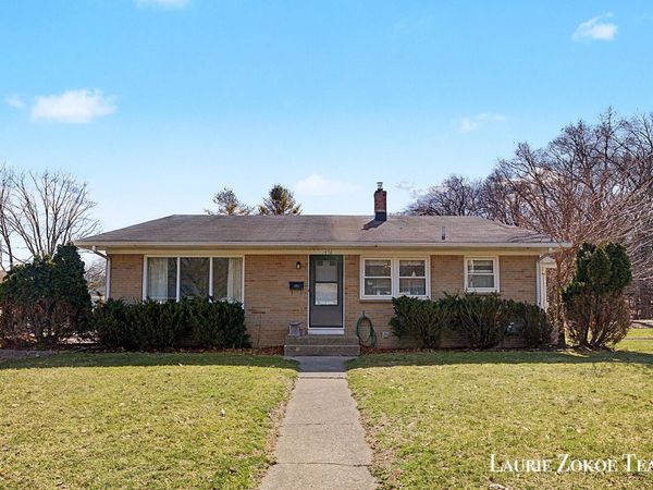 1458 10th Street NW, Grand Rapids, MI 49504