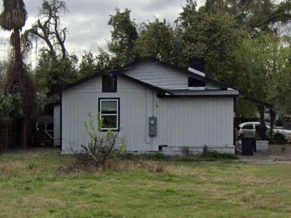 34 LA MAIN Court, Jacksonville, FL 32204