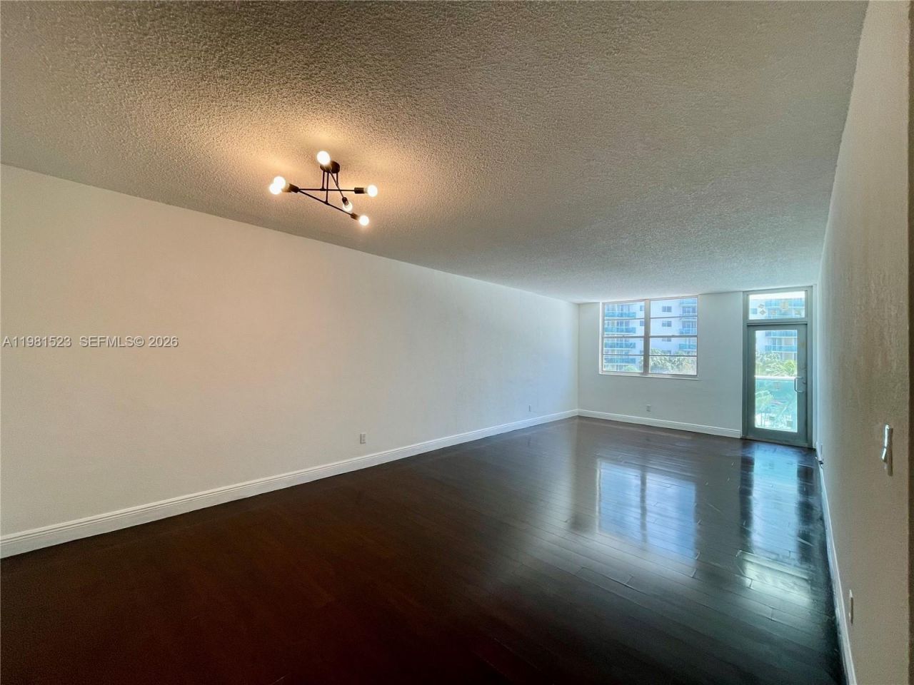 19390 Collins Ave , Unit 316, Sunny Isles Beach, FL 33160 Photo