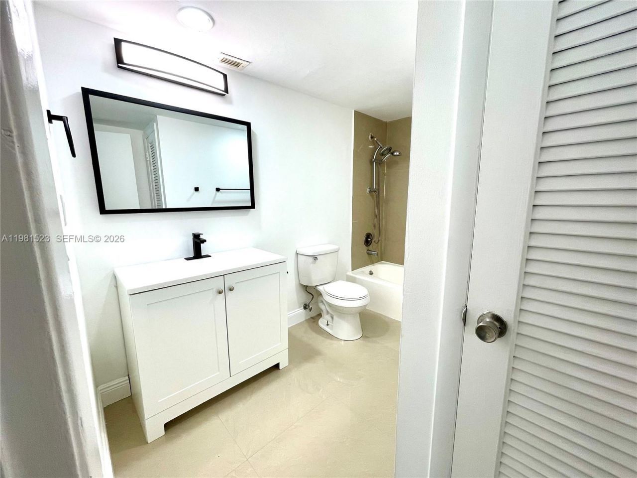 19390 Collins Ave , Unit 316, Sunny Isles Beach, FL 33160 Photo