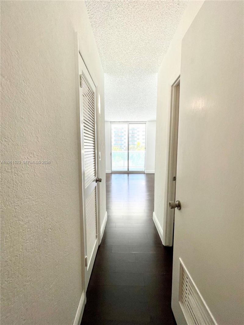 19390 Collins Ave , Unit 316, Sunny Isles Beach, FL 33160 Photo