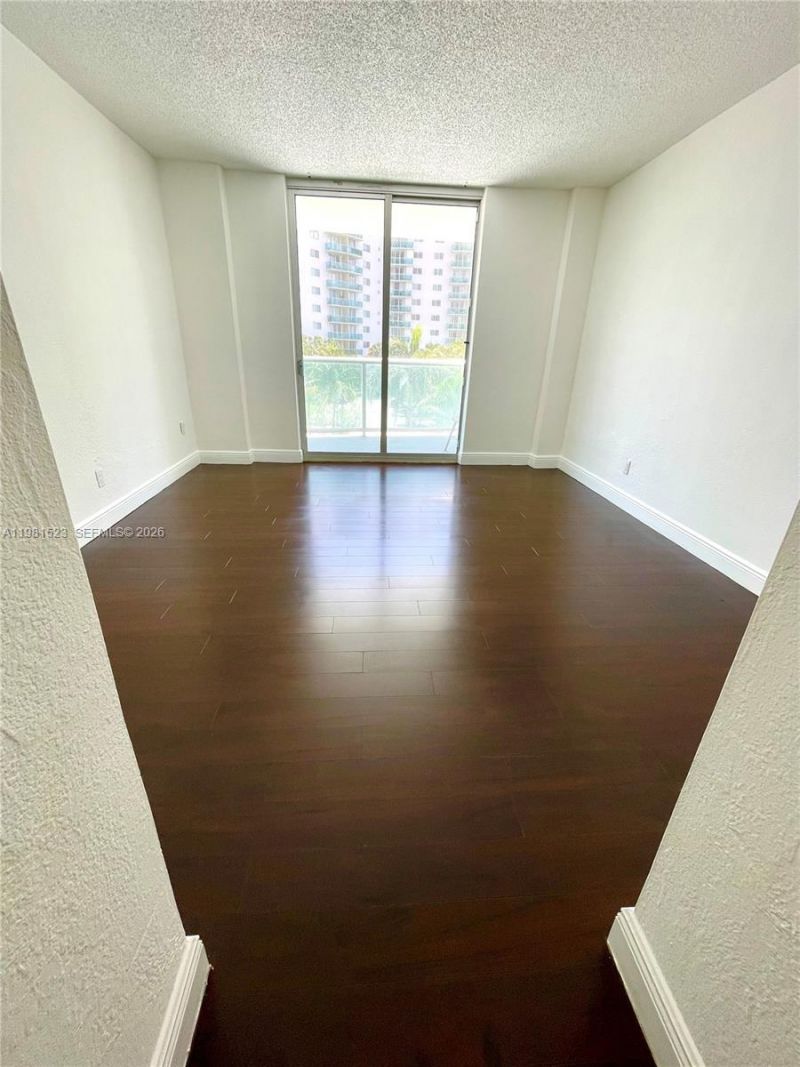19390 Collins Ave , Unit 316, Sunny Isles Beach, FL 33160 Photo