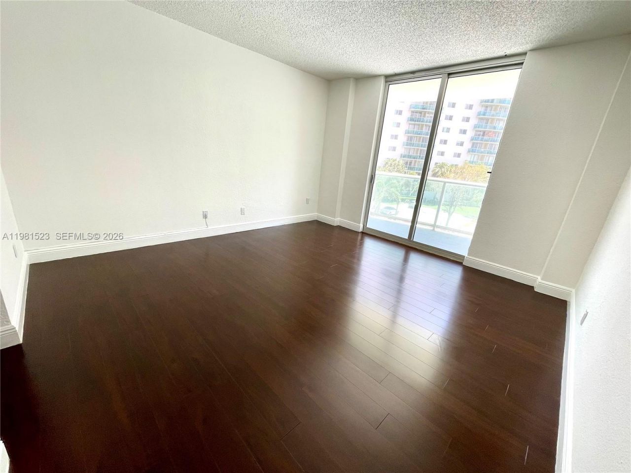 19390 Collins Ave , Unit 316, Sunny Isles Beach, FL 33160 Photo