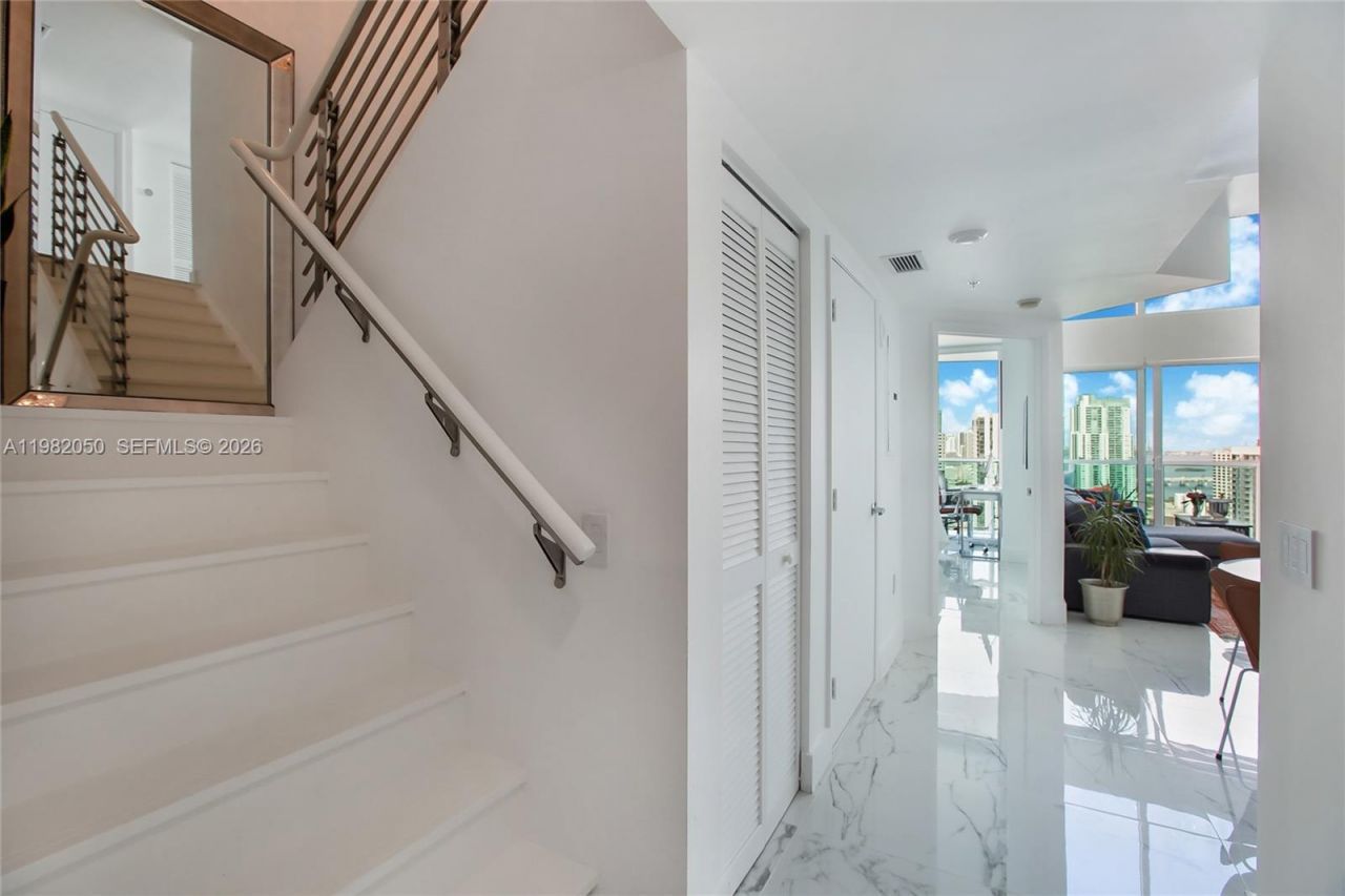 41 SE 5th St, Unit 2109, Miami, FL 33131 Photo