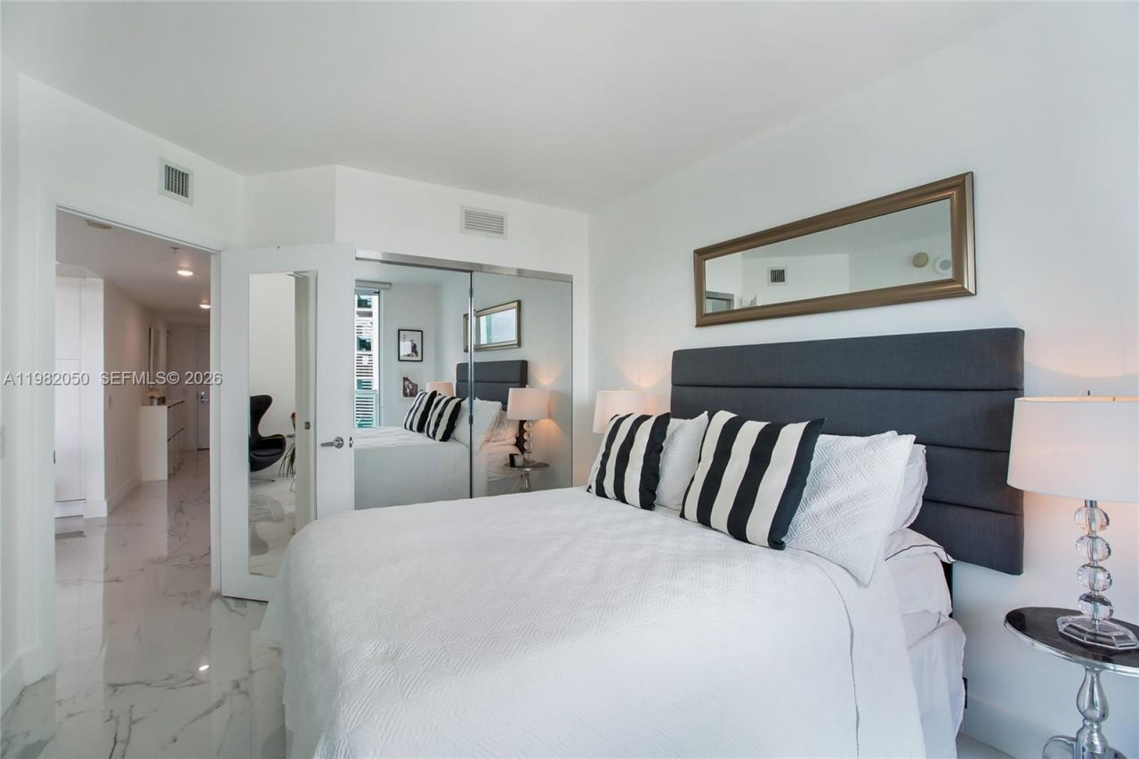 41 SE 5th St, Unit 2109, Miami, FL 33131 Photo