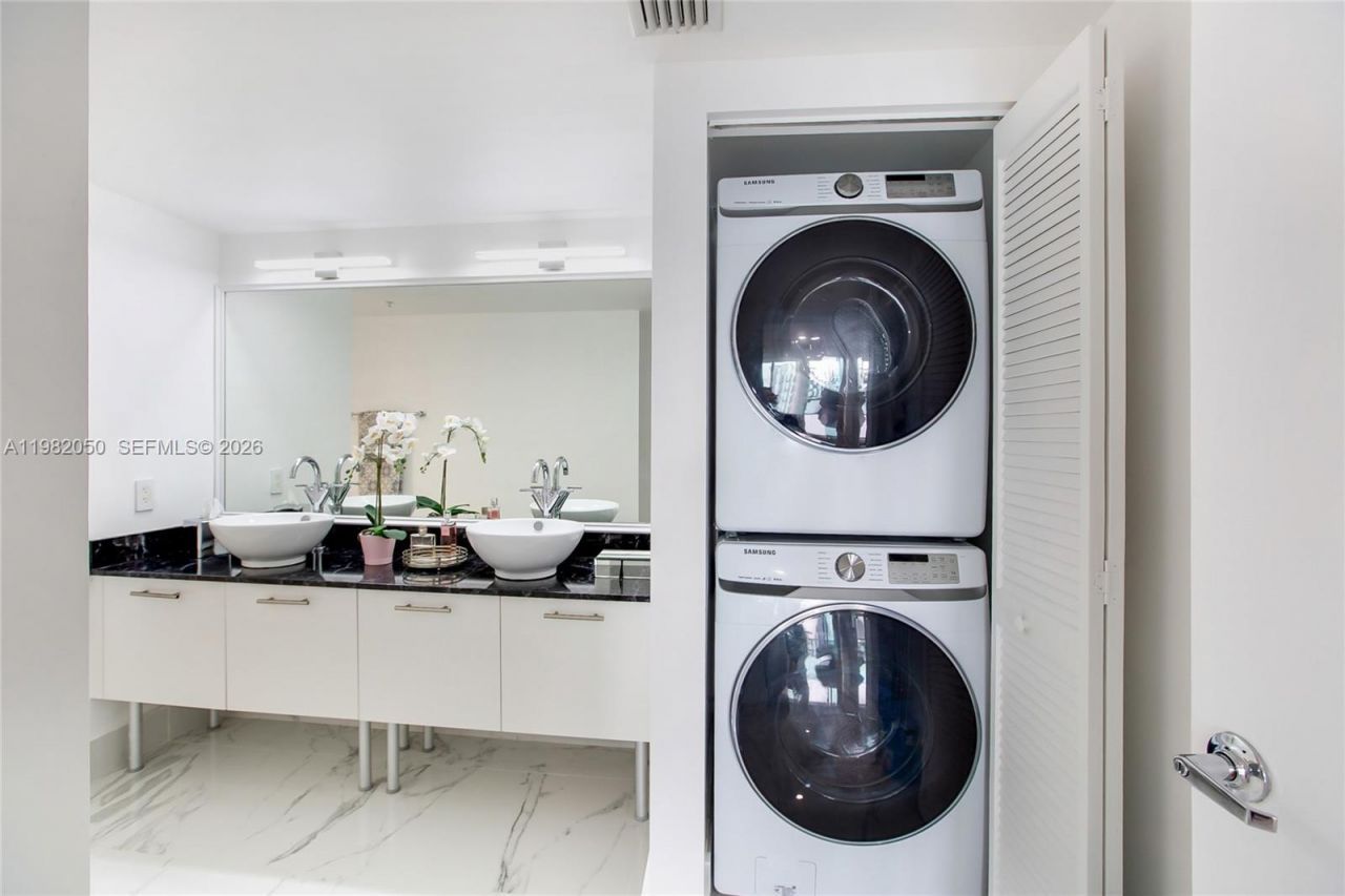 41 SE 5th St, Unit 2109, Miami, FL 33131 Photo