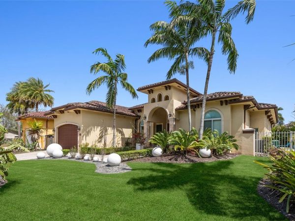 2665 NW 100th Ave, Doral, FL 33172