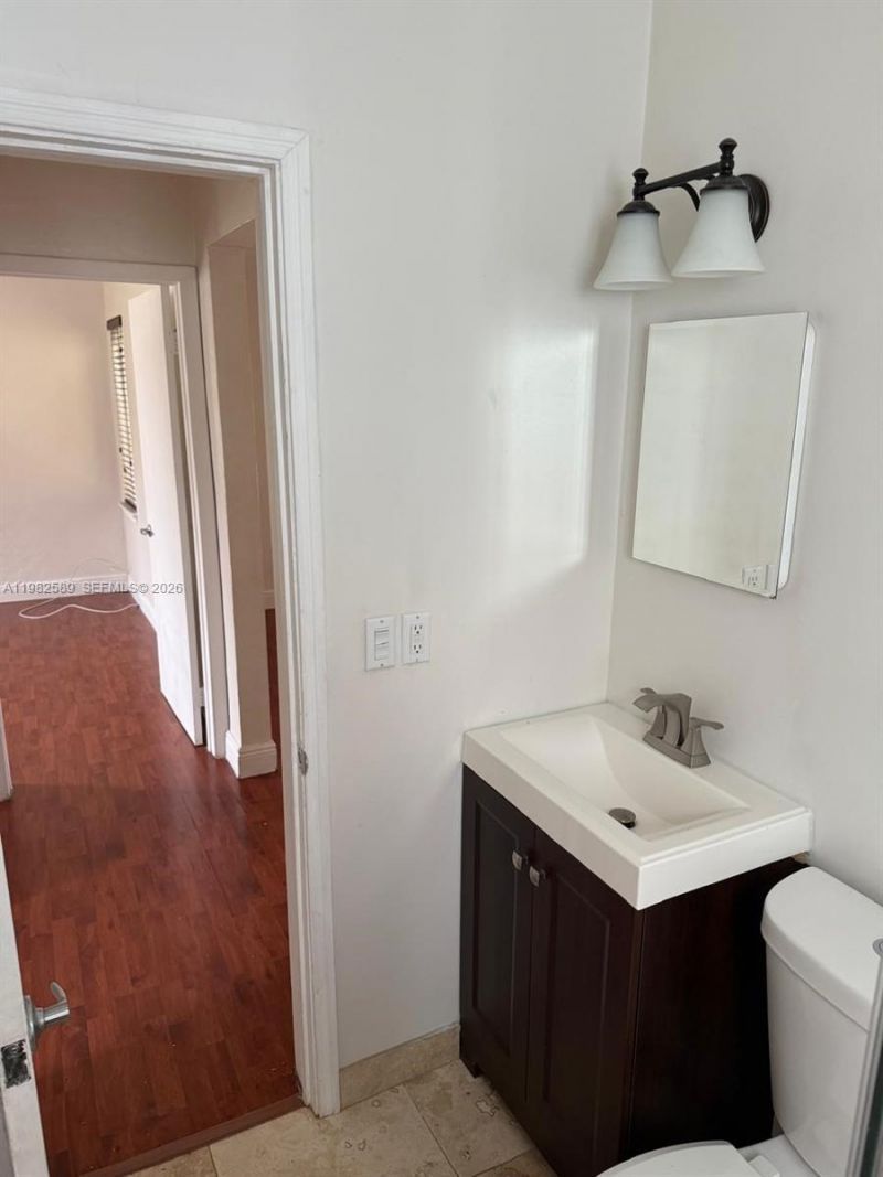 1015 NE 112th St, Biscayne Park, FL 33161 Photo