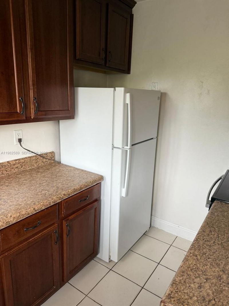 1015 NE 112th St, Biscayne Park, FL 33161 Photo