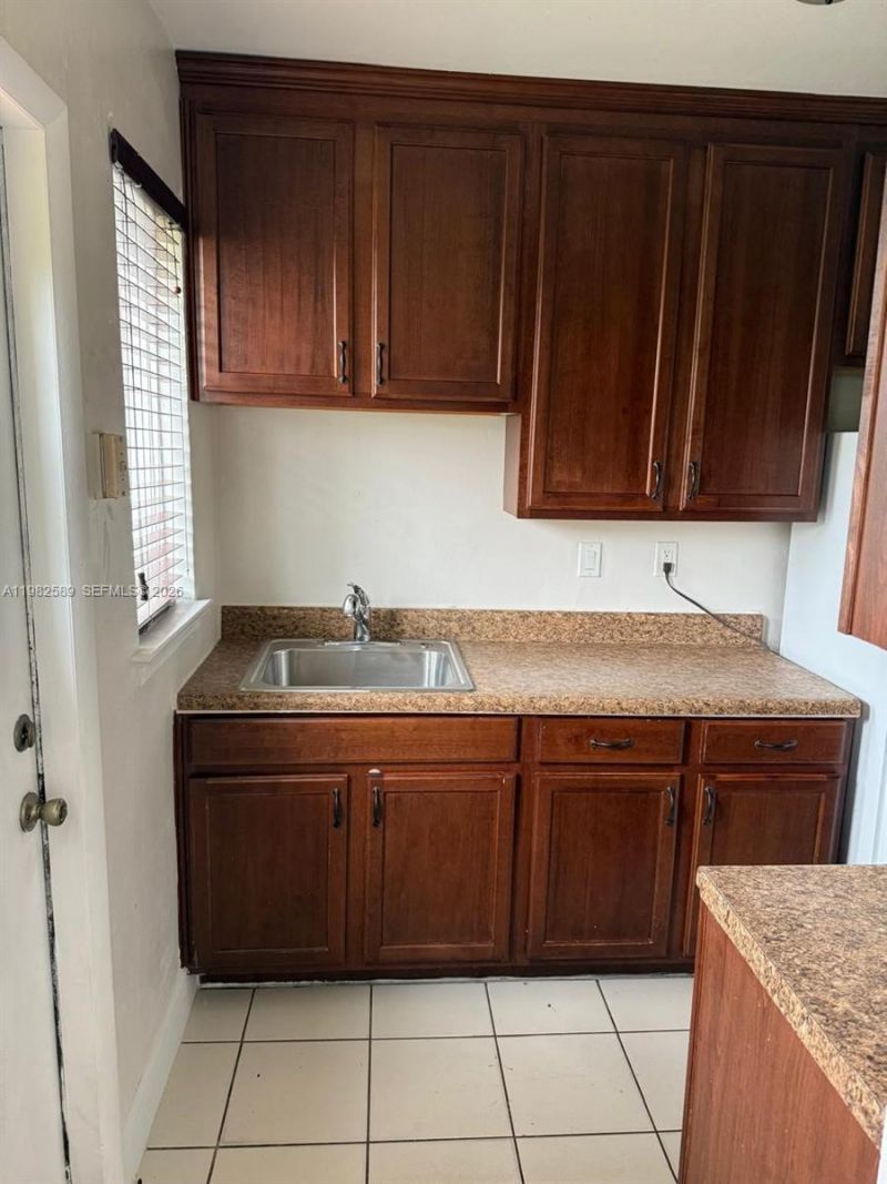 1015 NE 112th St, Biscayne Park, FL 33161 Photo