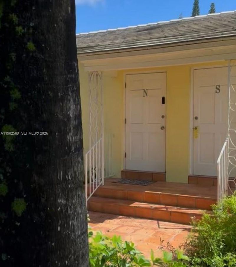 1015 NE 112th St, Biscayne Park, FL 33161 Photo