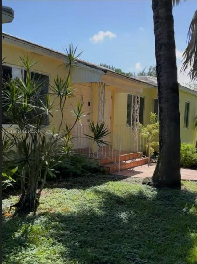 1015 NE 112th St, Biscayne Park, FL 33161 Photo