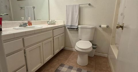 558 Cedarwood Ct, Los Banos, CA 93635 Photo