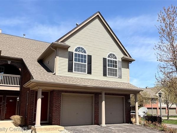 28469 Carlton Way Drive, Novi, MI 48377