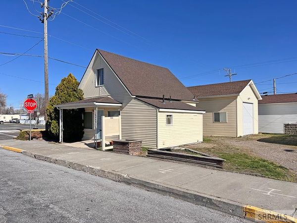 390 N Broadway Street, BLACKFOOT, ID 83221